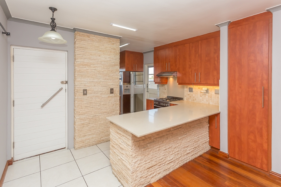 To Let 4 Bedroom Property for Rent in Sunningdale Western Cape